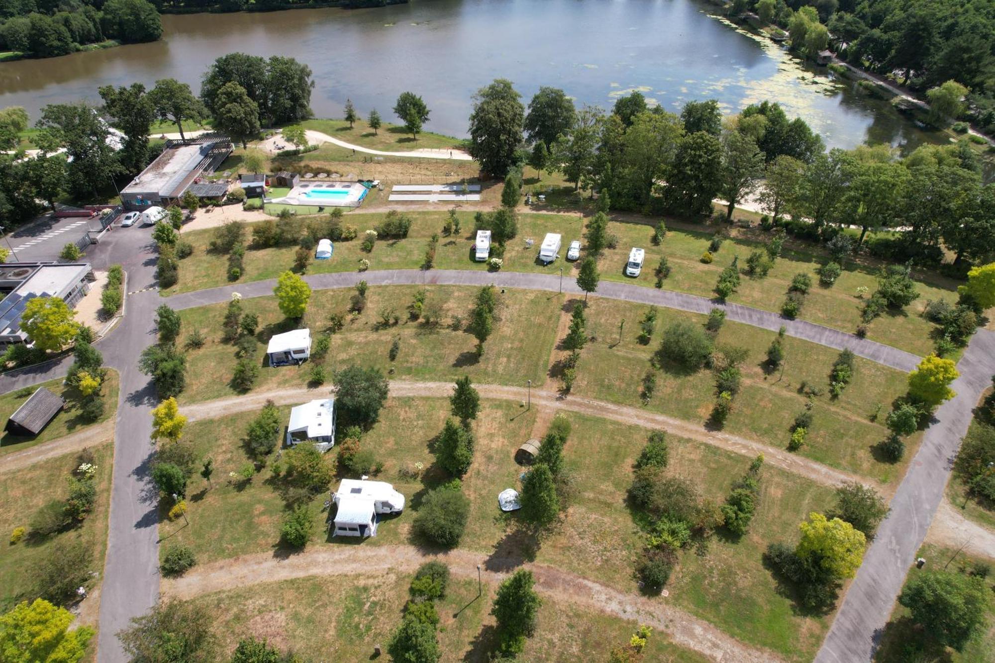 Hotel Camping Aquarev Loudéac Esterno foto